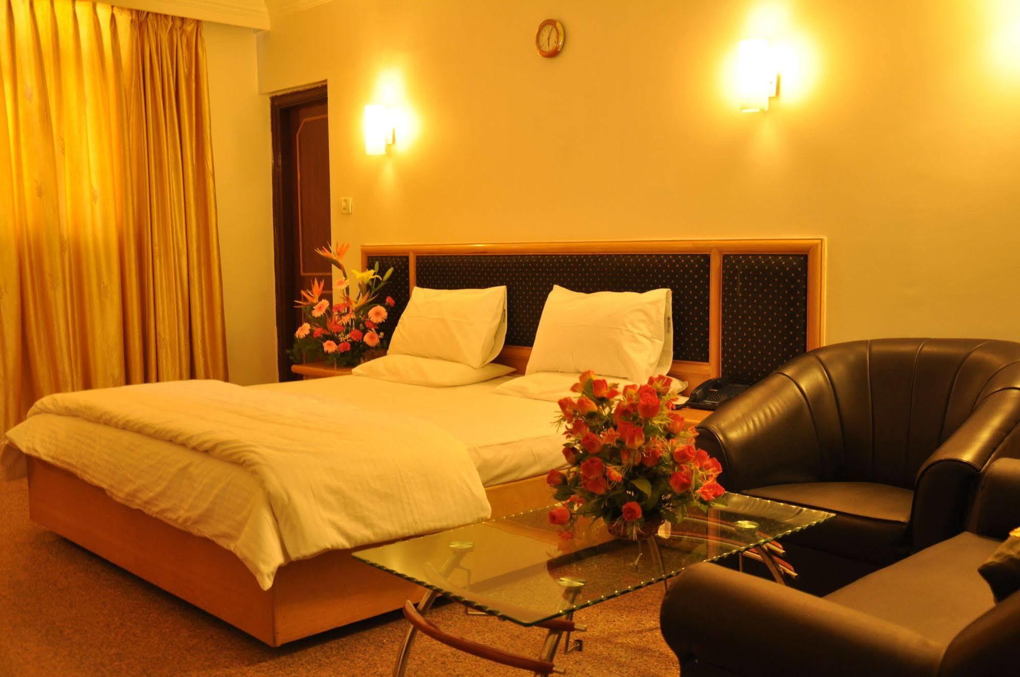 Oyo 539 Hotel Pearl Inn Bangalore Dış mekan fotoğraf